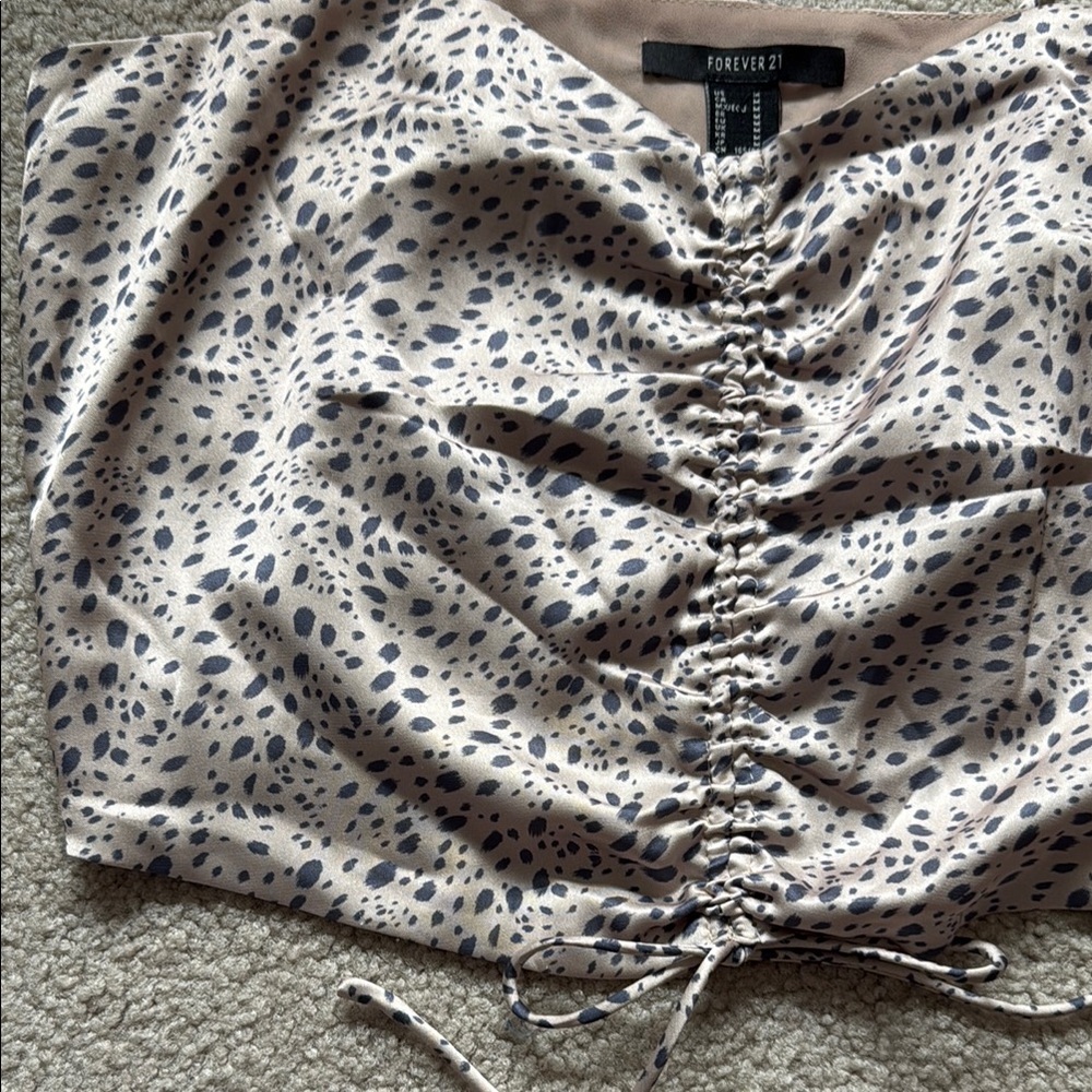 Forever 21 Ruched Crop Top - Picture 3 of 5